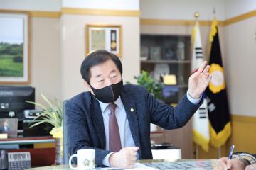 지역신문 인터뷰 - 길용환 의장